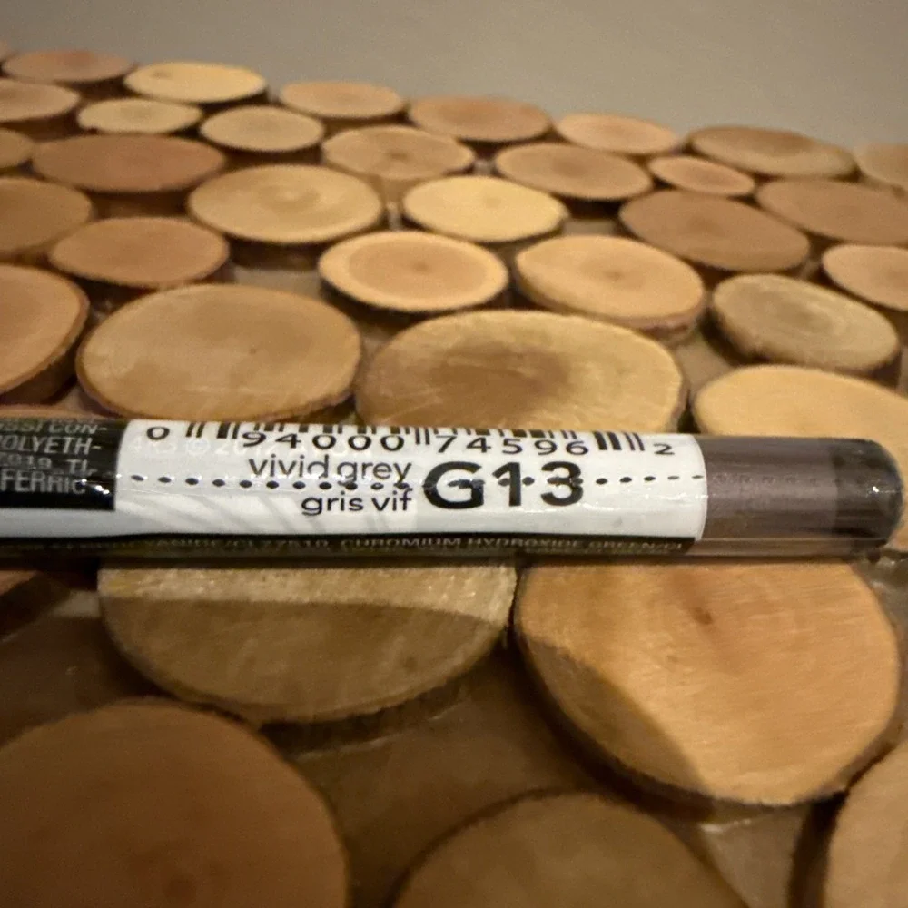 Avon Glimmersticks Chromes Eye Liner- Vivid Grey G13‎ -New & Sealed!